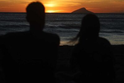 Estação mais esperada no litoral, verão chega, mas acompanhado de chuvas isoladas